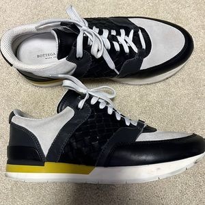 Bottega Veneta sneakers EUC